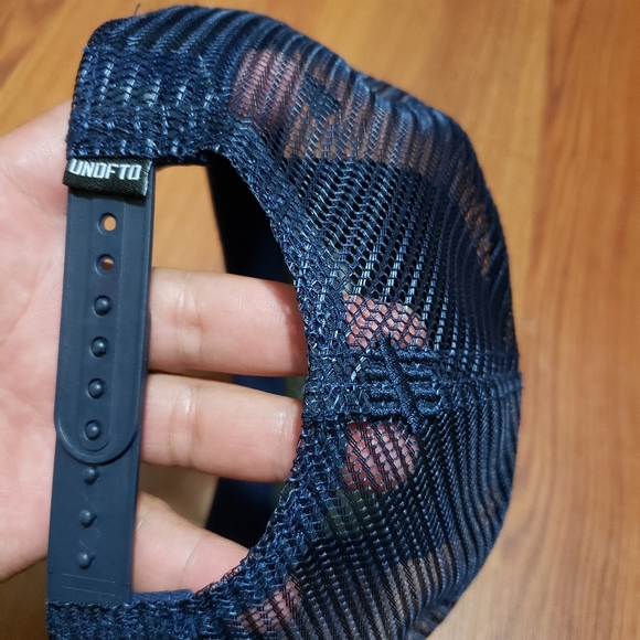 undefeated trucker hat - Picture 2 of 3